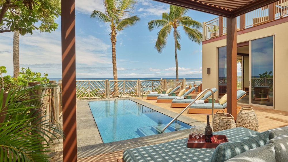Four Seasons Resort Hualalai — Swimming pool in Kailua-Kona, Hawaii
