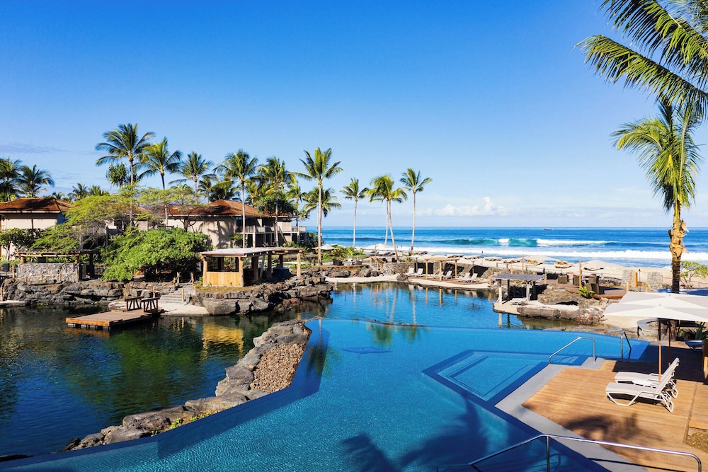 Four Seasons Resort Hualalai — Swimming pool in Kailua-Kona, Hawaii