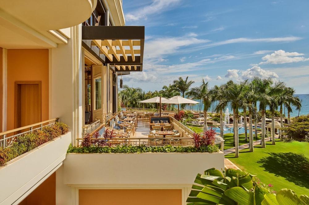 Grand Wailea Maui, A Waldorf Astoria Resort — Restaurant & bars in Kula, Hawaii