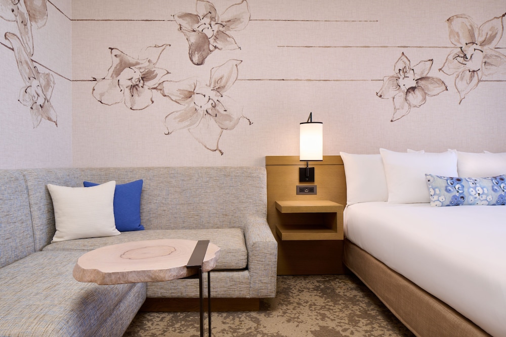 Prince Waikiki — Hotel rooms in Honolulu, Hawaii