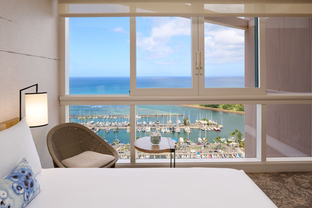 Prince Waikiki — Hotel rooms in Honolulu, Hawaii