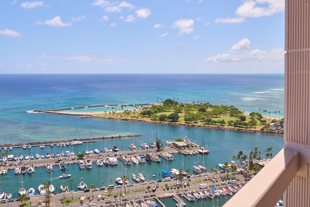 Prince Waikiki — Attractions in the area in Honolulu, Hawaii