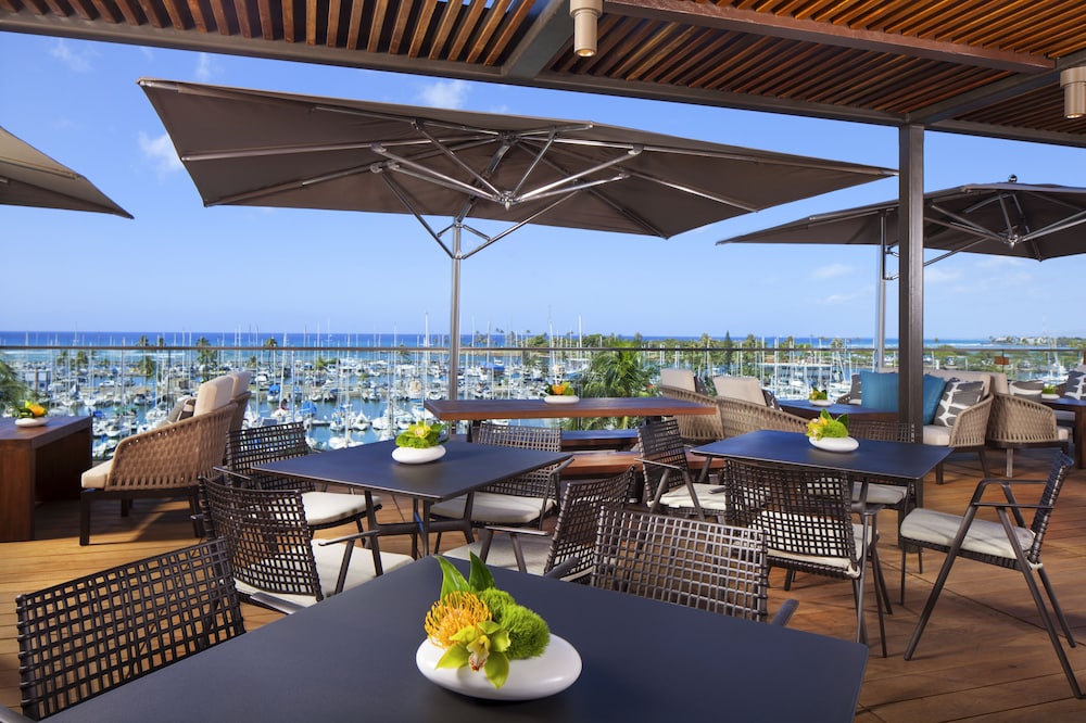 Prince Waikiki — Restaurant & bars in Honolulu, Hawaii