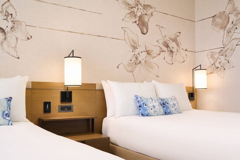 Prince Waikiki — Hotel rooms in Honolulu, Hawaii