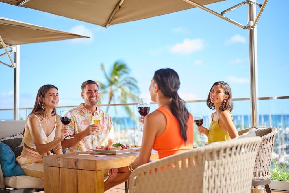 Prince Waikiki — Restaurant & bars in Honolulu, Hawaii