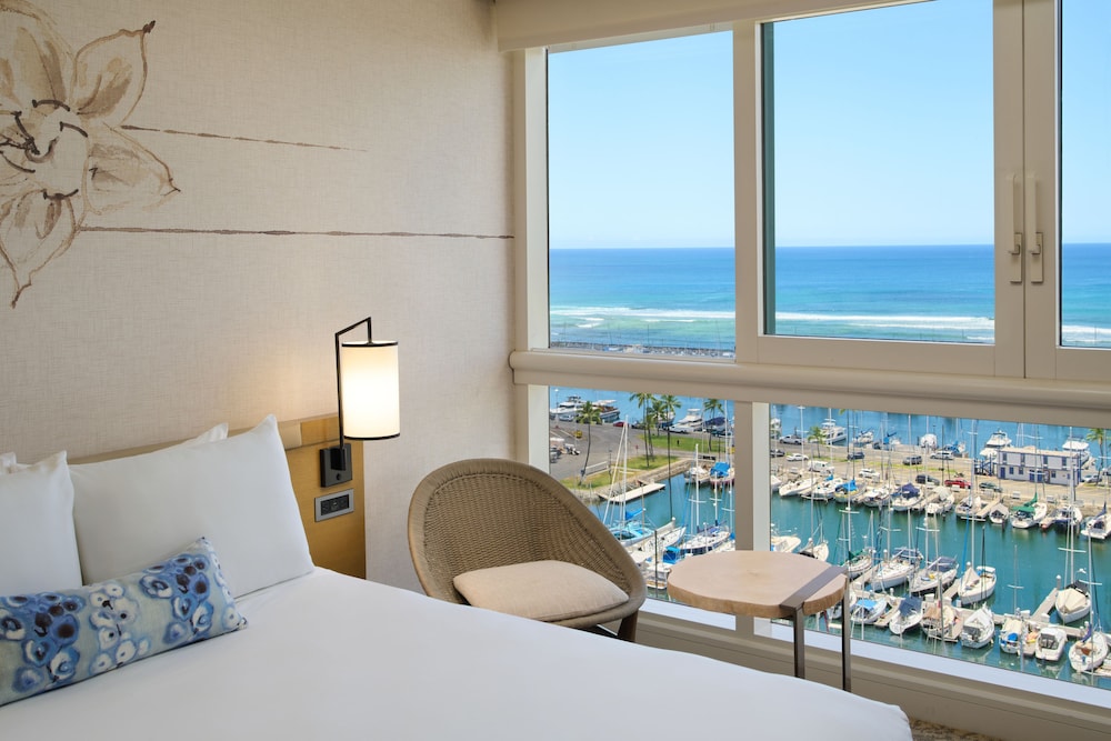 Prince Waikiki — Hotel rooms in Honolulu, Hawaii