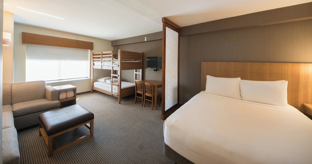 Hyatt Place Orlando/Lake Buena Vista — Hotel rooms in Orlando, Florida