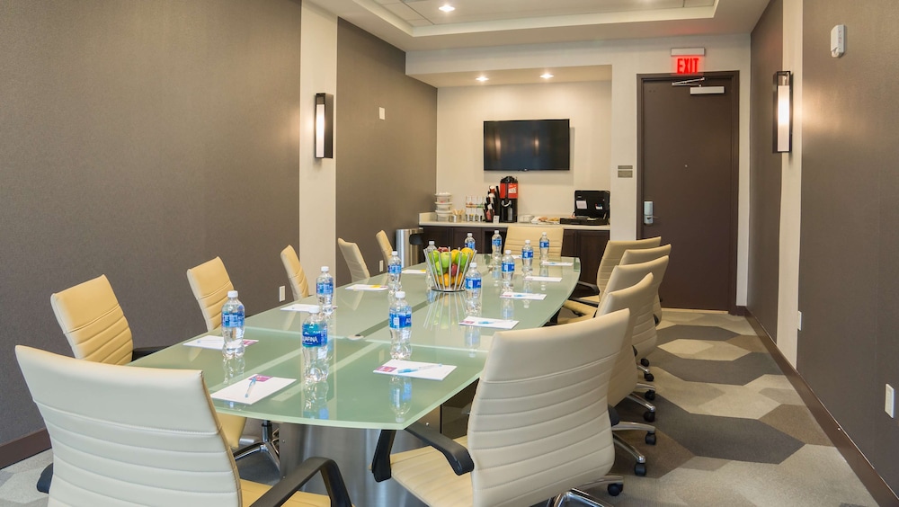 Hyatt Place Orlando/Lake Buena Vista — Hotel building in Orlando, Florida