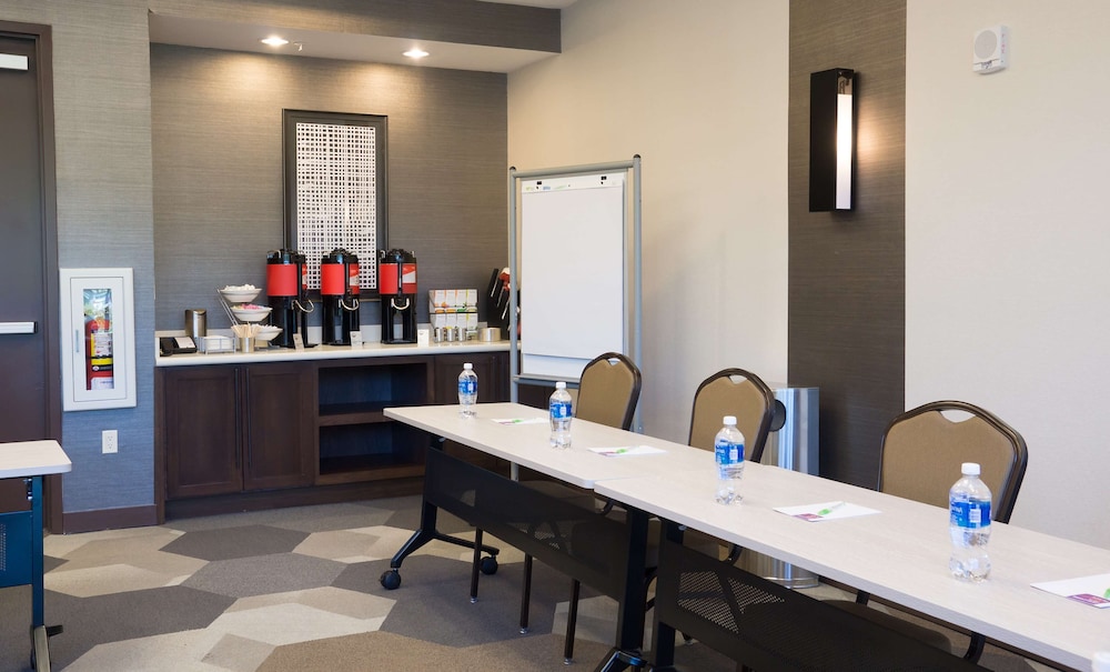Hyatt Place Orlando/Lake Buena Vista — Restaurant & bars in Orlando, Florida