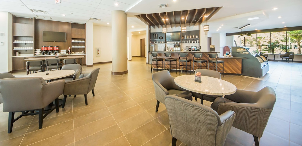 Hyatt Place Orlando/Lake Buena Vista — Restaurant & bars in Orlando, Florida