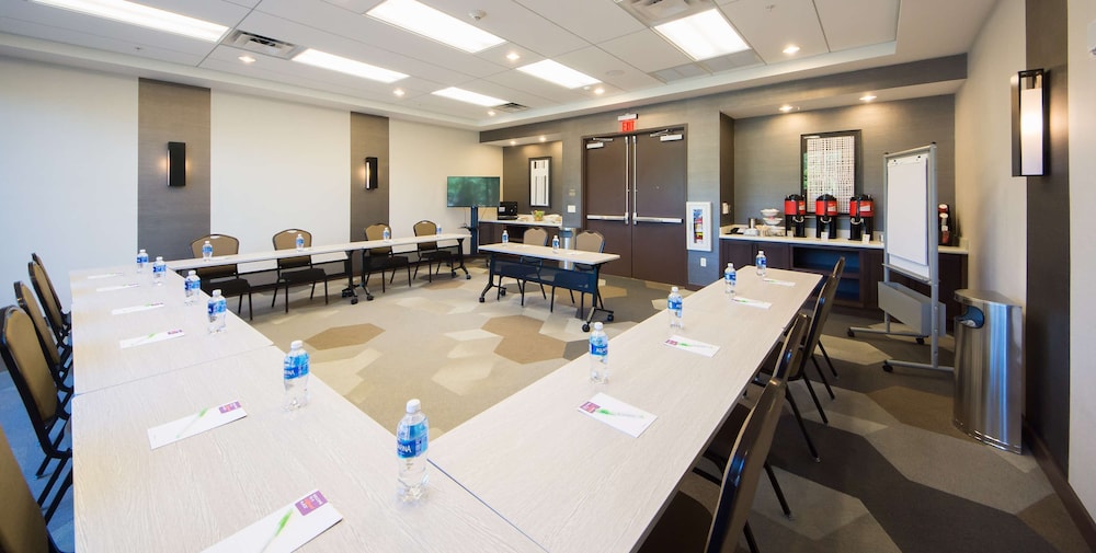 Hyatt Place Orlando/Lake Buena Vista — Hotel building in Orlando, Florida