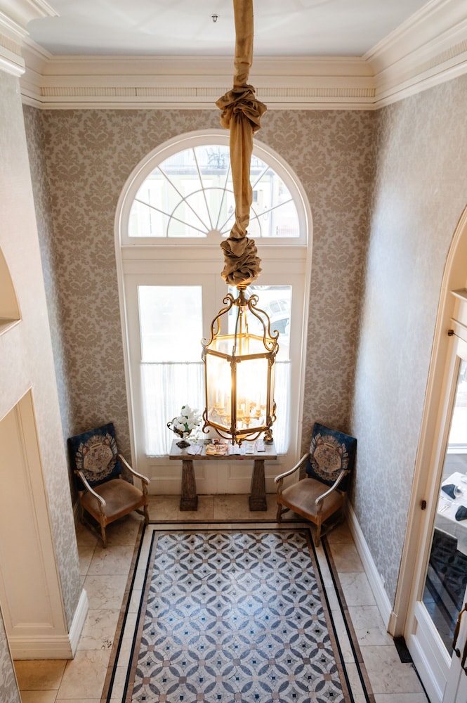 The Lafayette New Orleans By Kasa Living — Hotel building in New Orleans, Louisiana