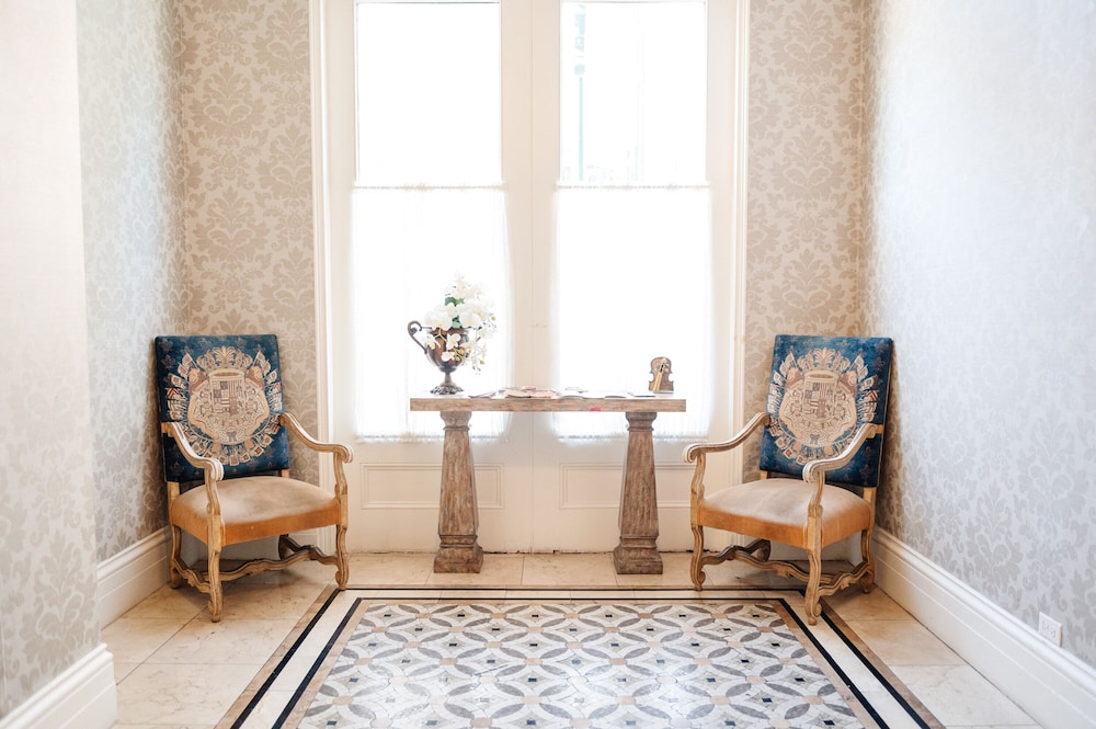 The Lafayette New Orleans By Kasa Living — Hotel building in New Orleans, Louisiana