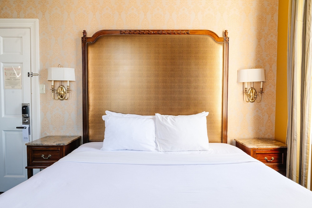 The Lafayette New Orleans By Kasa Living — Hotel rooms in New Orleans, Louisiana