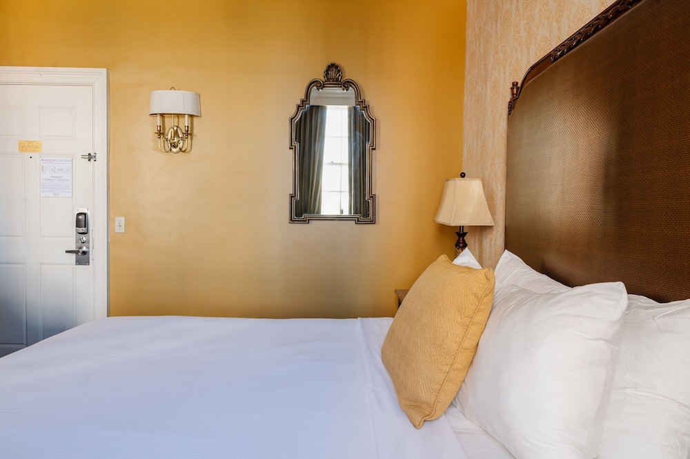 The Lafayette New Orleans By Kasa Living — Hotel rooms in New Orleans, Louisiana