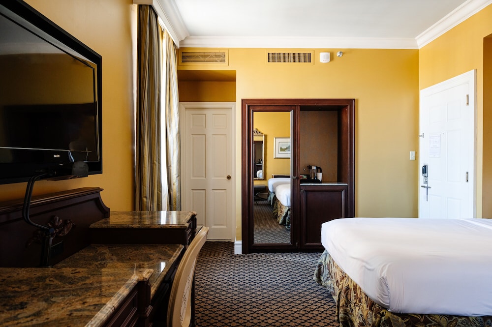 The Lafayette New Orleans By Kasa Living — Hotel rooms in New Orleans, Louisiana