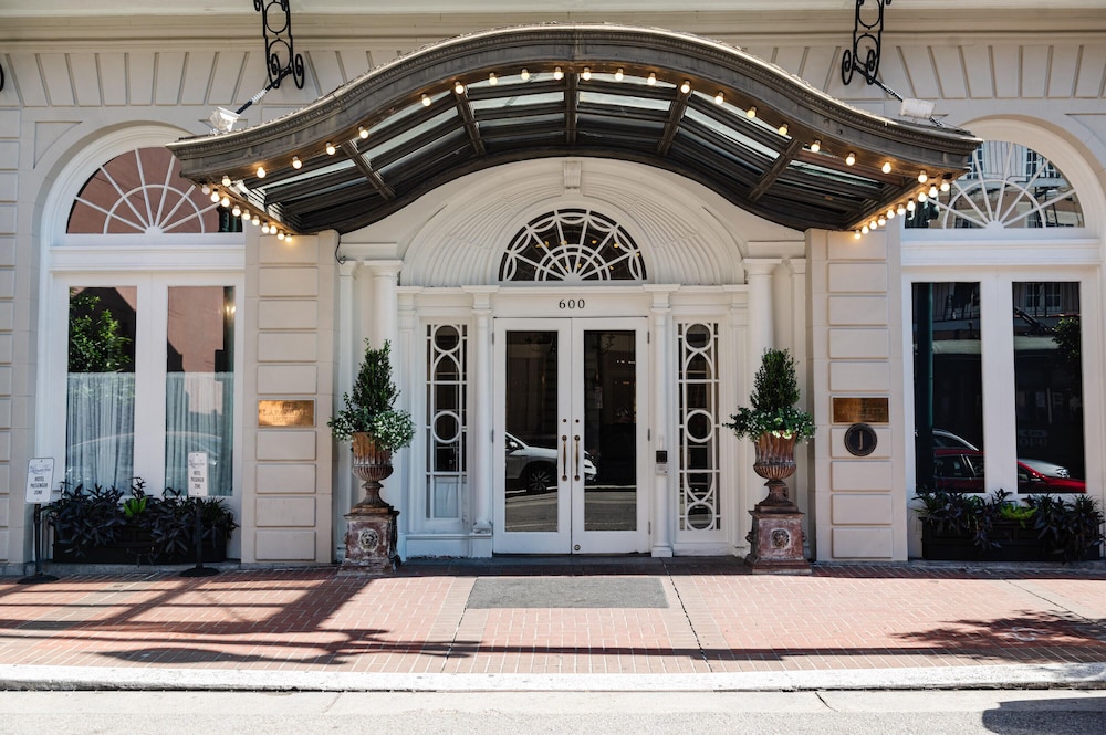 The Lafayette New Orleans By Kasa Living — Hotel building in New Orleans, Louisiana