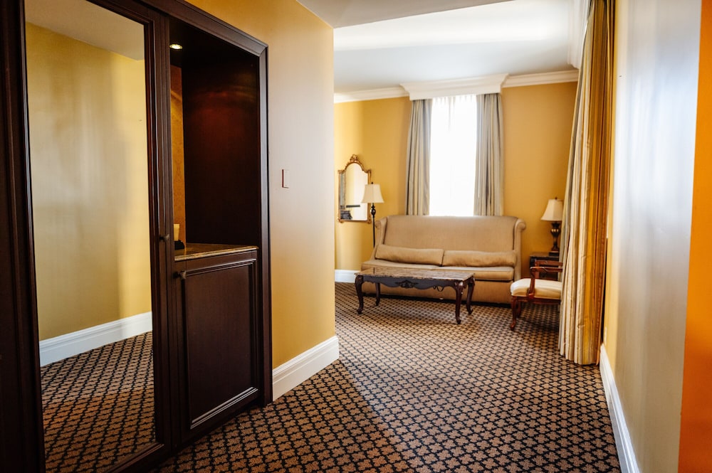 The Lafayette New Orleans By Kasa Living — Hotel rooms in New Orleans, Louisiana