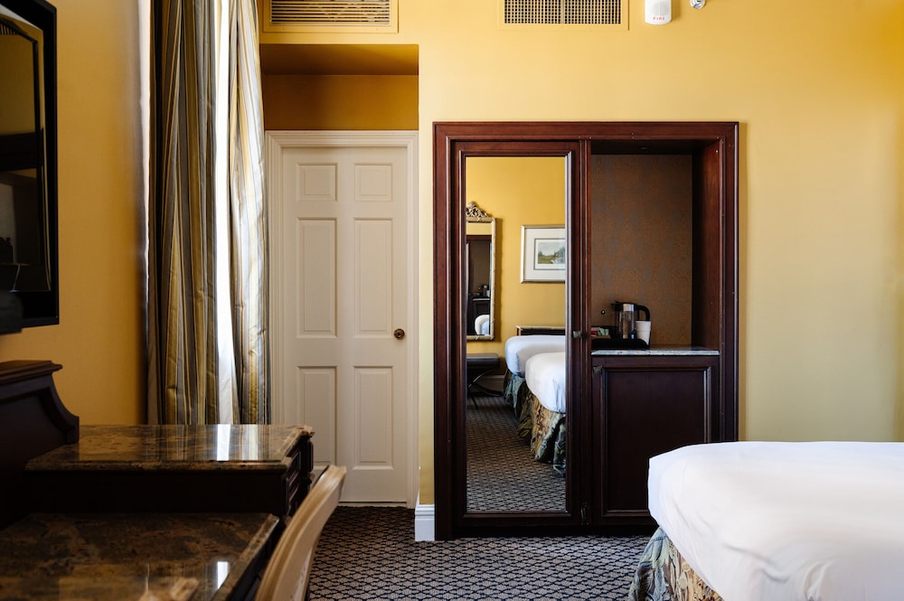 The Lafayette New Orleans By Kasa Living — Hotel rooms in New Orleans, Louisiana