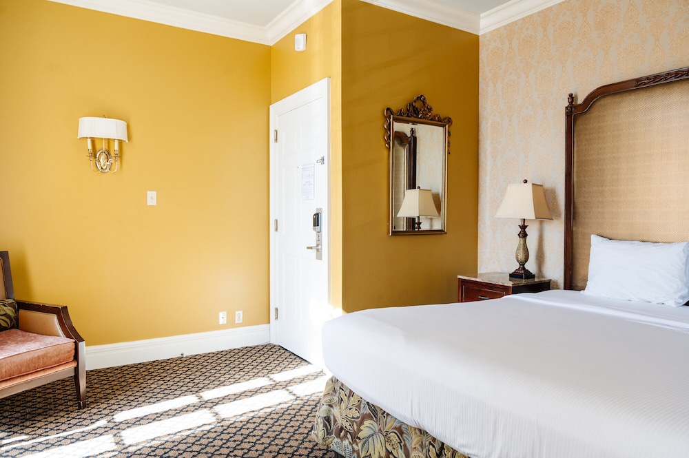 The Lafayette New Orleans By Kasa Living — Hotel rooms in New Orleans, Louisiana