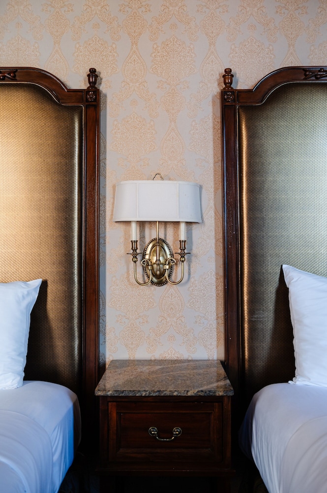 The Lafayette New Orleans By Kasa Living — Hotel rooms in New Orleans, Louisiana