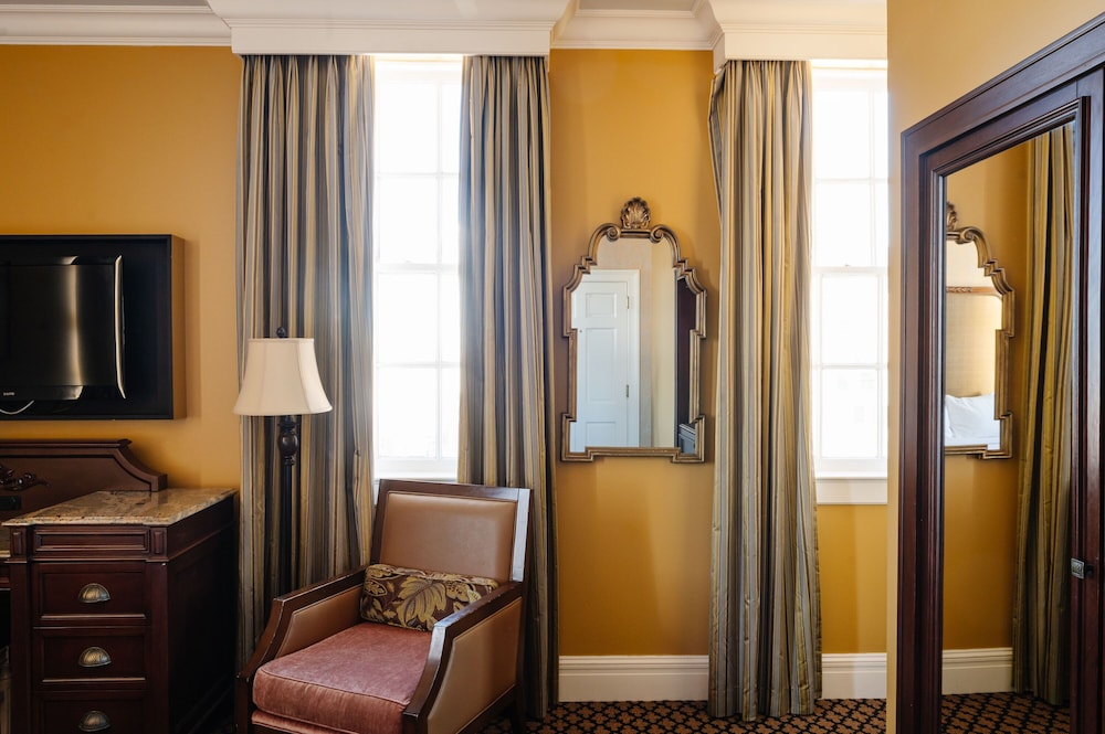 The Lafayette New Orleans By Kasa Living — Hotel rooms in New Orleans, Louisiana