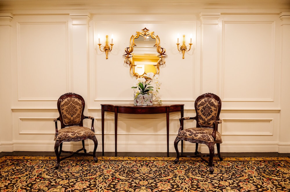 The Lafayette New Orleans By Kasa Living — Hotel building in New Orleans, Louisiana