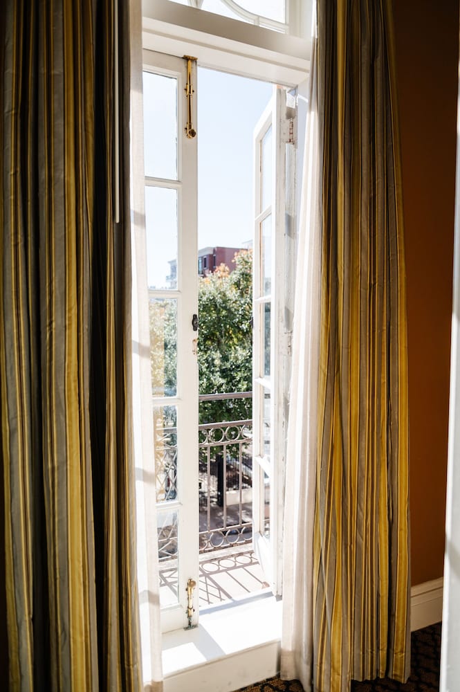 The Lafayette New Orleans By Kasa Living — Hotel rooms in New Orleans, Louisiana