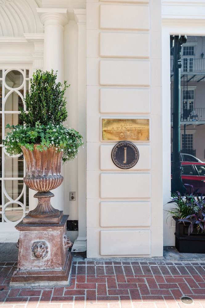 The Lafayette New Orleans By Kasa Living — Hotel building in New Orleans, Louisiana