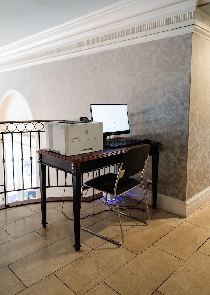 The Lafayette New Orleans By Kasa Living — Hotel building in New Orleans, Louisiana