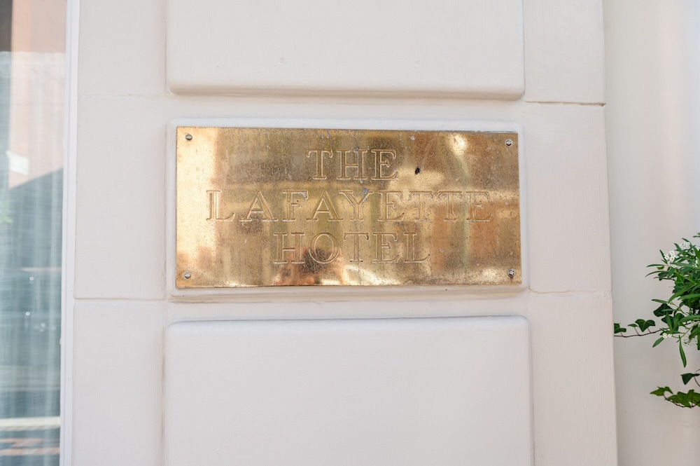 The Lafayette New Orleans By Kasa Living — Hotel building in New Orleans, Louisiana