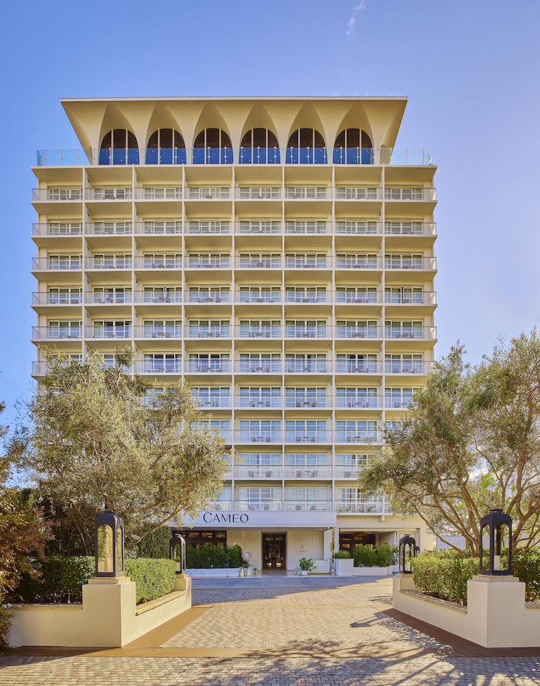 Cameo Beverly Hills, LXR Hotels & Resorts — Hotel building in Los Angeles, California