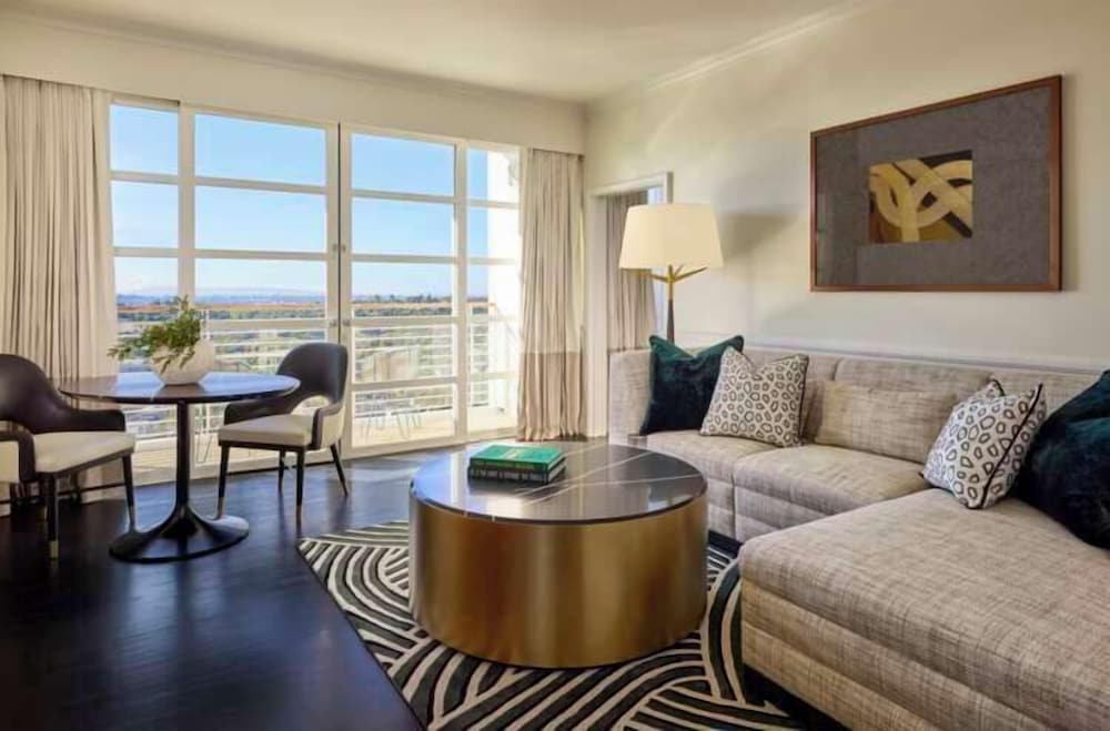 Cameo Beverly Hills, LXR Hotels & Resorts — Hotel rooms in Los Angeles, California