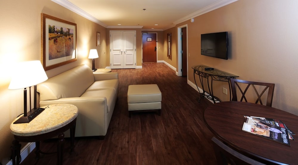 South Point Hotel, Casino, and Spa — Hotel rooms in Las Vegas, Nevada
