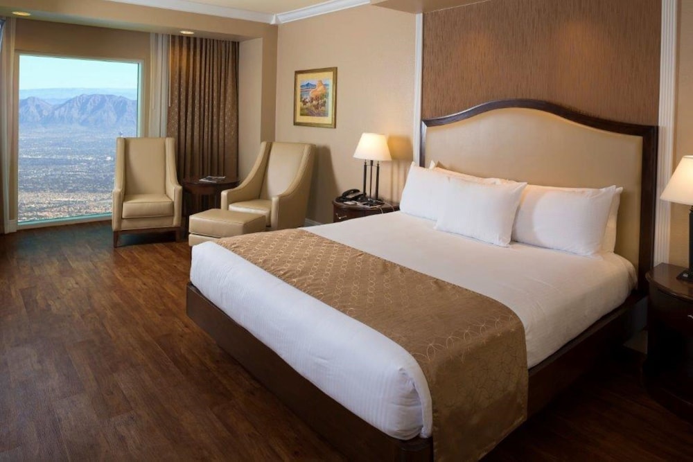 South Point Hotel, Casino, and Spa — Hotel rooms in Las Vegas, Nevada