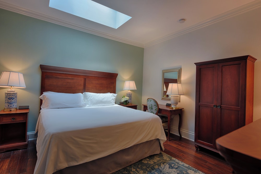 voco St. James Hotel by IHG — Hotel rooms in New Orleans, Louisiana