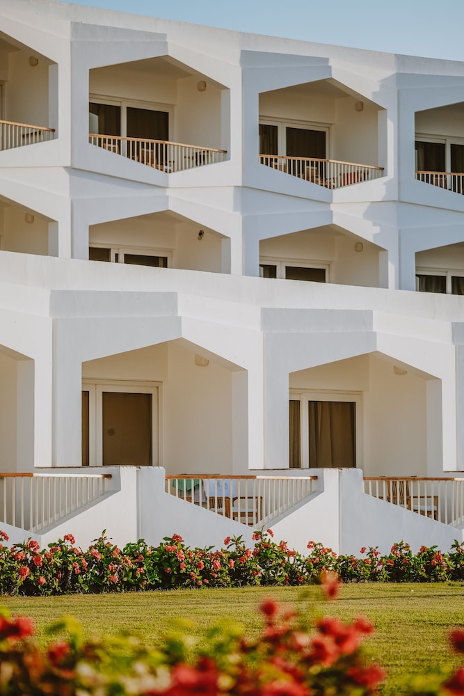 Baron Resort Sharm El Sheikh — Hotel building in Sharm El Sheikh, Red Sea