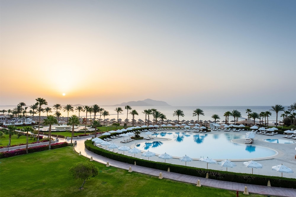 Baron Resort Sharm El Sheikh — Swimming pool in Sharm El Sheikh, Red Sea