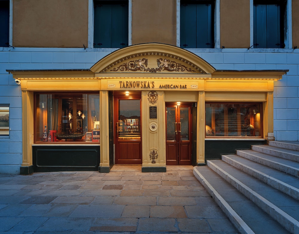 Unahotels Ala Venezia - Adults Only — Restaurant & bars in Venice, Veneto
