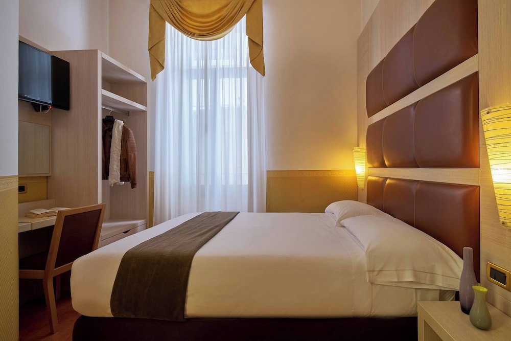 Unahotels Ala Venezia - Adults Only — Hotel rooms in Venice, Veneto