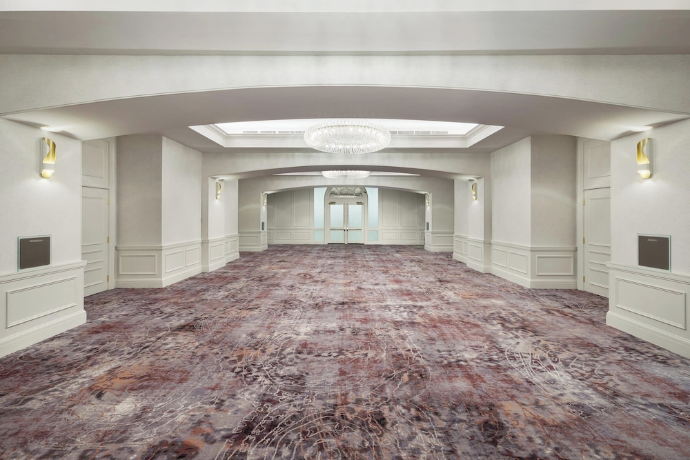 The Westin New Orleans — Hotel building in New Orleans, Louisiana