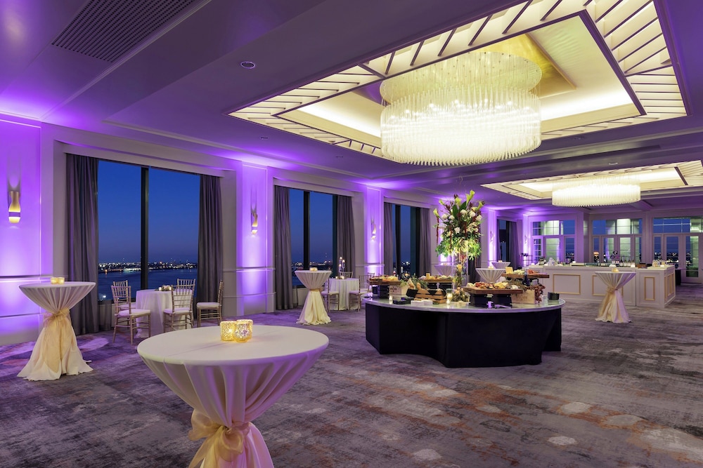 The Westin New Orleans — Hotel building in New Orleans, Louisiana