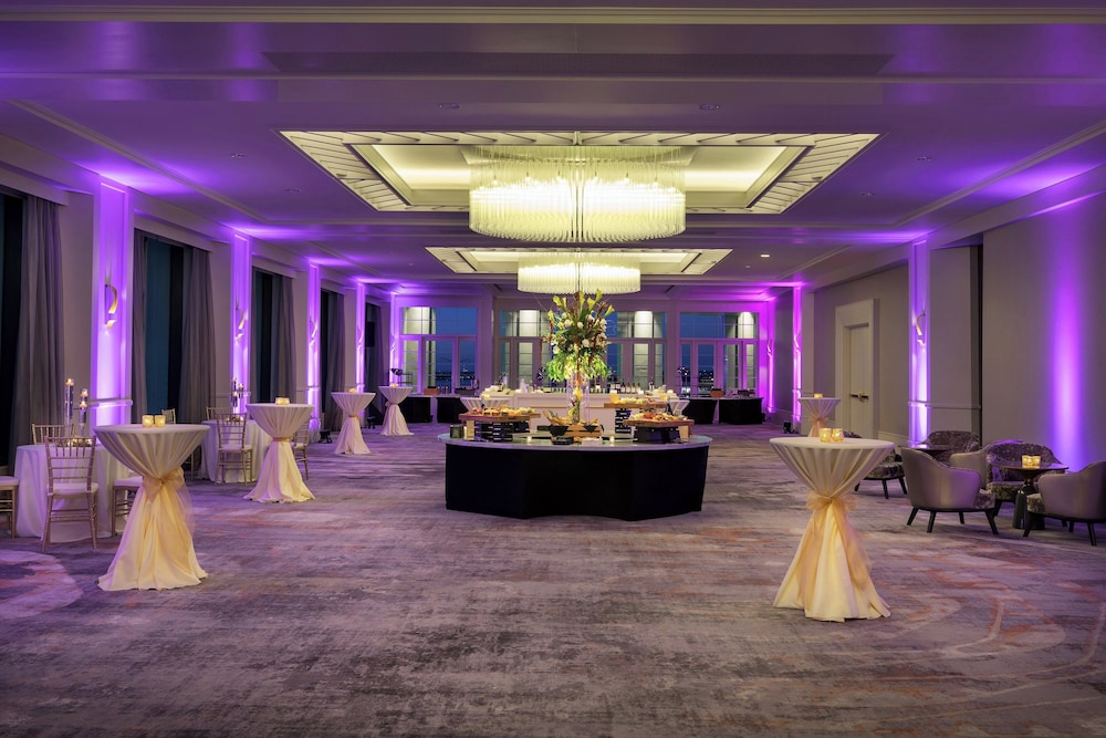 The Westin New Orleans — Hotel building in New Orleans, Louisiana