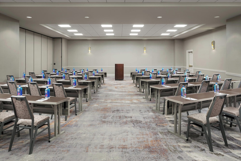 The Westin New Orleans — Hotel building in New Orleans, Louisiana