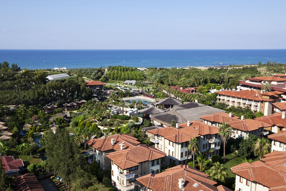 Club Grand Side Amazon Water World - All Inclusive — Hotel building in Side