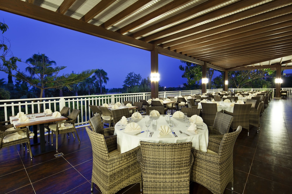 Club Grand Side Amazon Water World - All Inclusive — Restaurant & bars in Side