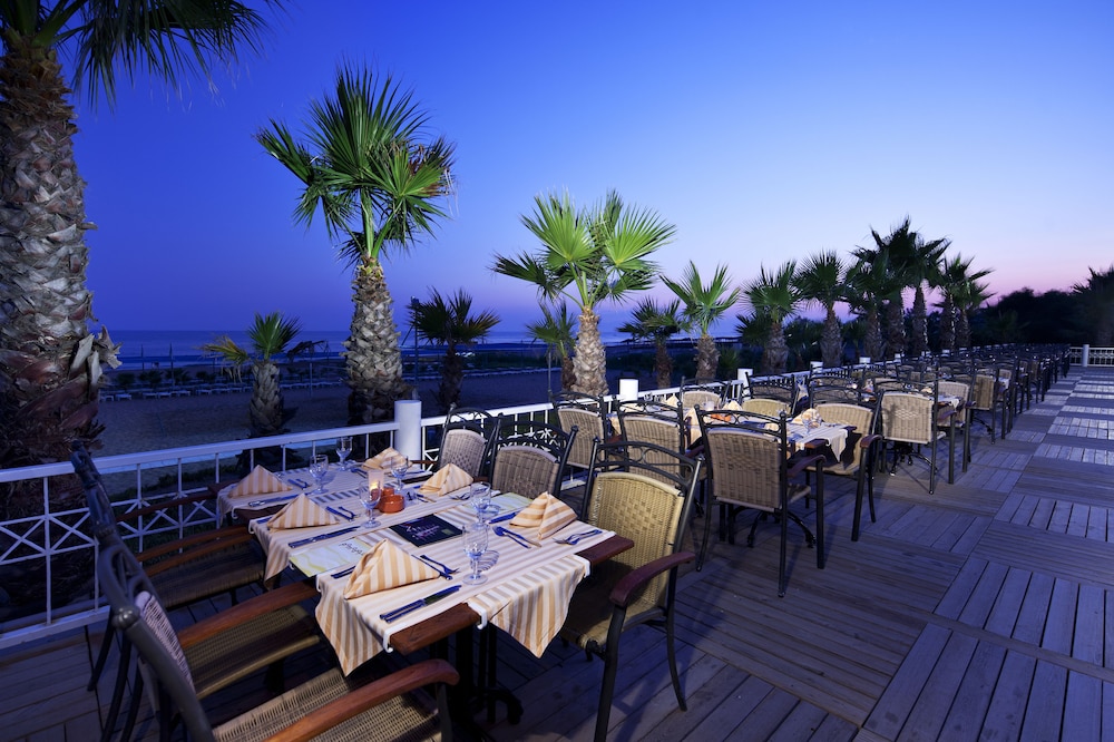 Club Grand Side Amazon Water World - All Inclusive — Restaurant & bars in Side