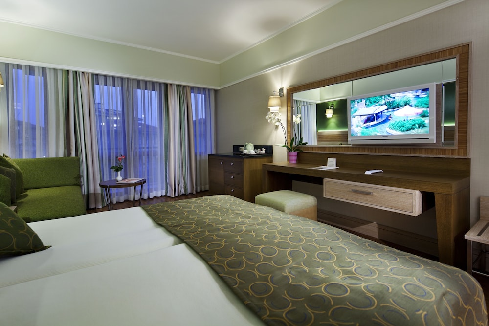 Club Grand Side Amazon Water World - All Inclusive — Hotel rooms in Side