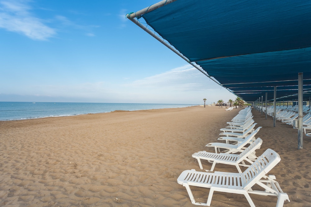 Club Grand Side Amazon Water World - All Inclusive — Beach in Side