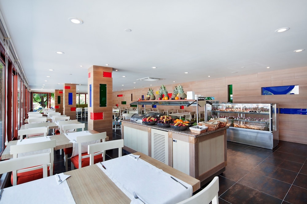 Club Grand Side Amazon Water World - All Inclusive — Restaurant & bars in Side